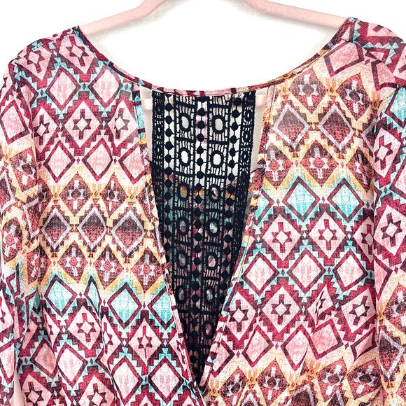 No Boundaries Geometric print peasant Blouse Womens SZ L Flared Sleeves Bohochic - Picture 6 of 12